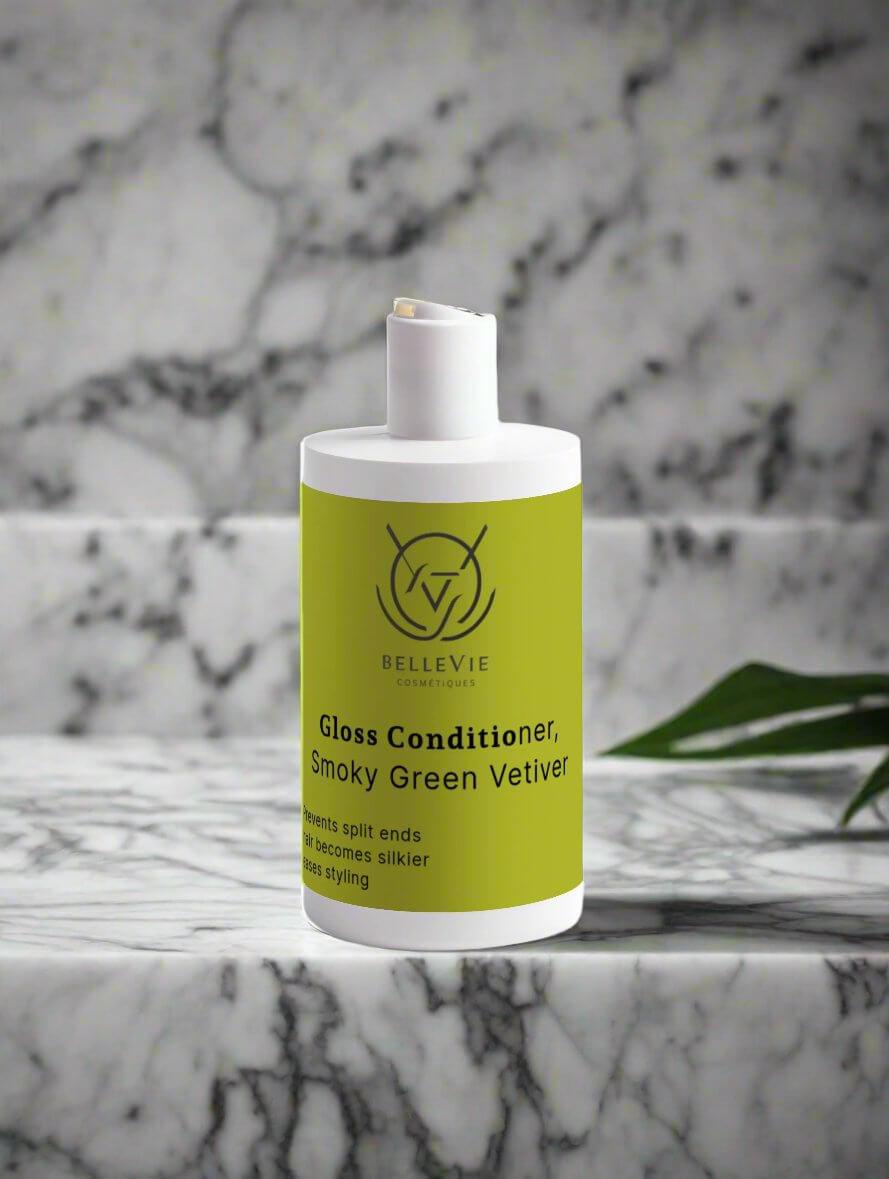 Gloss Conditioner, Smoky Green Vetiver 370ml - BelleVie Cosmétiques #SmokyGreenVetiver #NourishingHaircare #SplitEndSolution #CleanBeauty #VeganHairCare #EcoFriendly #GlossyHair #SustainableBeauty #CrueltyFree 🌟