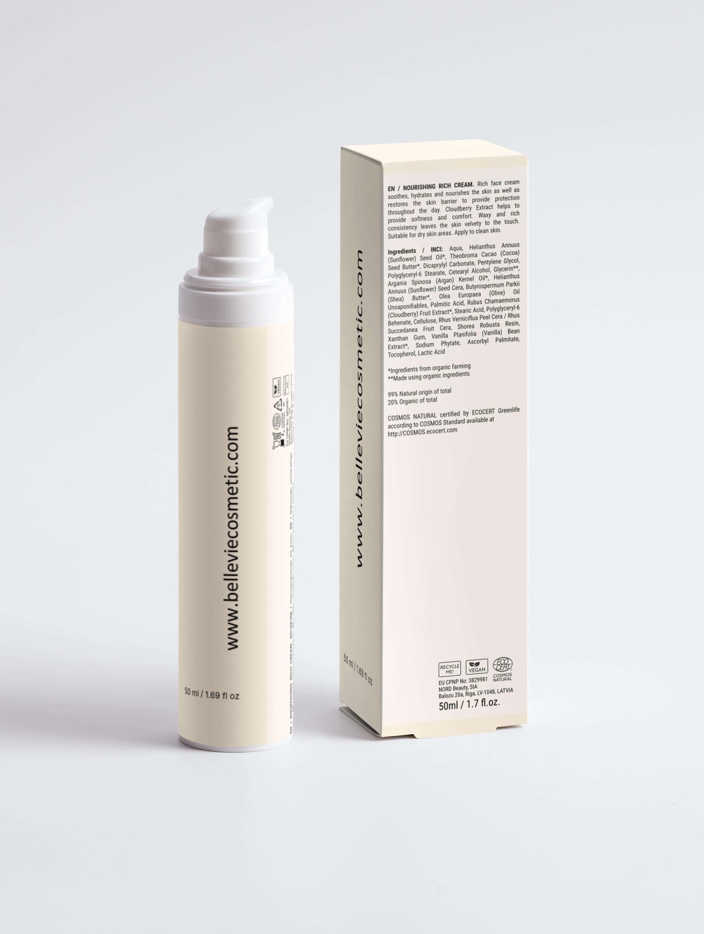 Deep Moisture Collection Box with nourishing cream and gel for hydration and skin brightening, beautifully packaged.