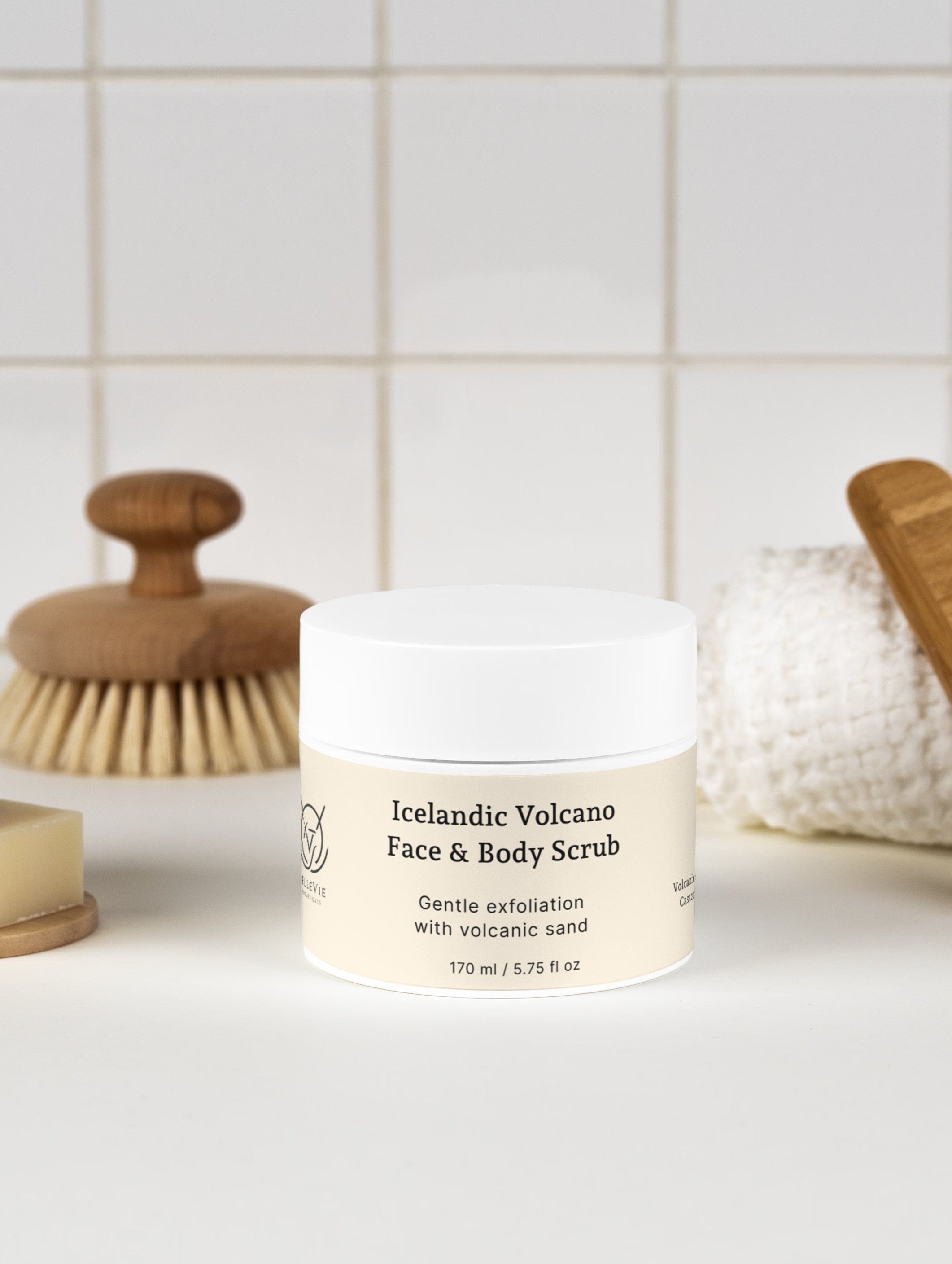 Creamy Icelandic volcanic scrub 170ml for dry and dull skin – gentle 2-in-1 face and body exfoliant with castor oil and kaolin clay