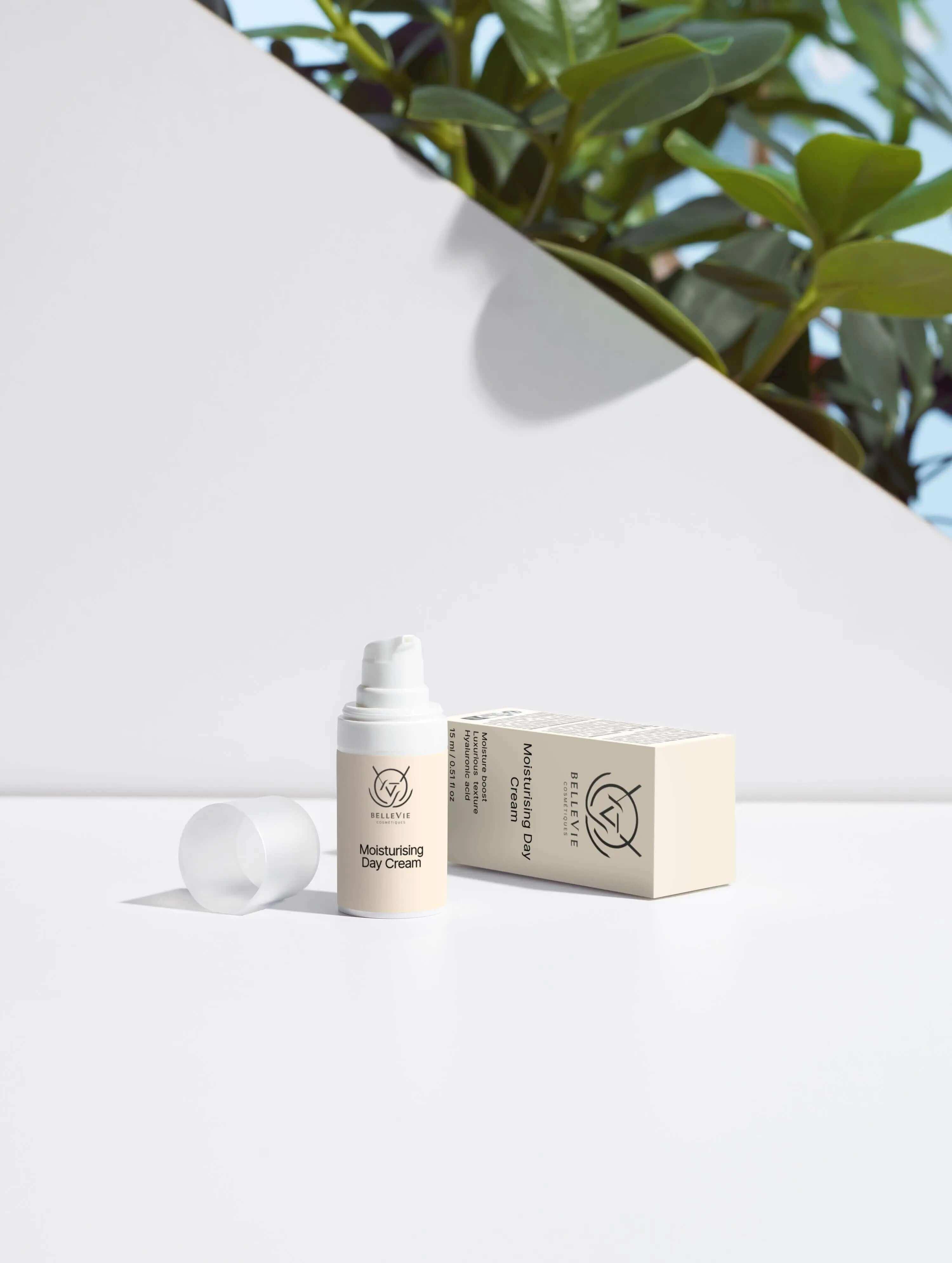 Daily Radiance Collection Box - All-in-One Facial Oil, Moisturising Day Cream, Cleansing Foam - BelleVie Cosmétiques