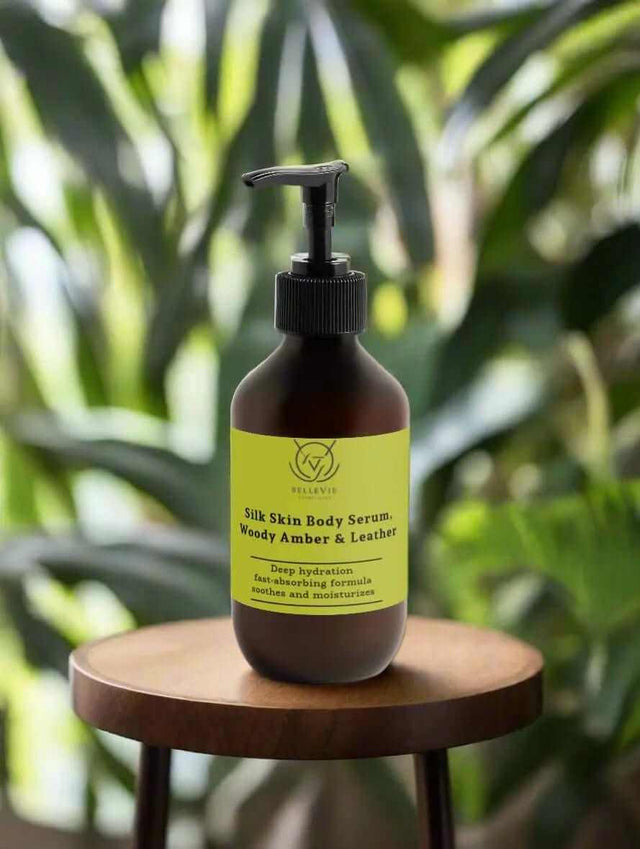 Sérum pour le corps Silk Skin 270ml – Ambre boisé et cuir